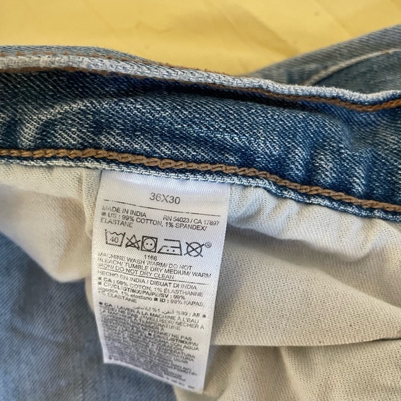 Old Navy Men’s Light Denim Jeans 36x30 - Picture 4 of 5